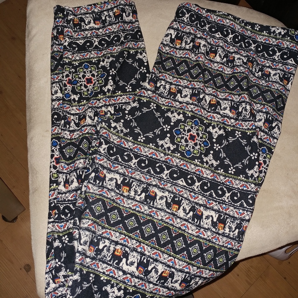 Eye Candy | Black Pattern Boho Soft (Like Llr) El… - image 1